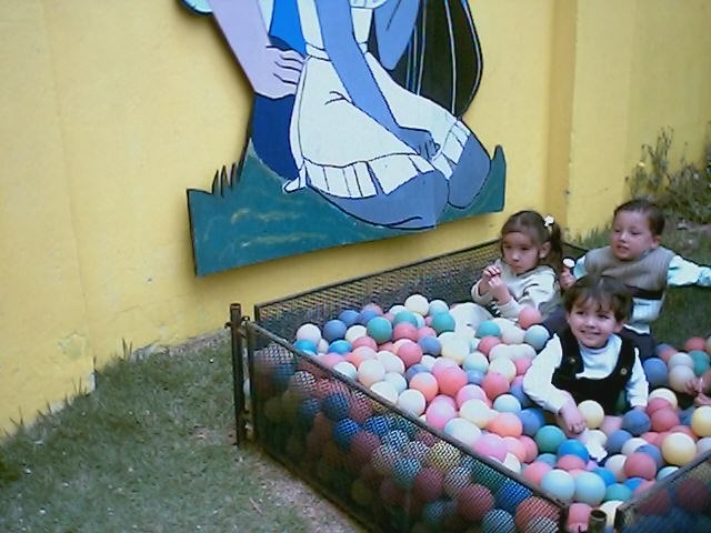 Laura en el colegio, 2002