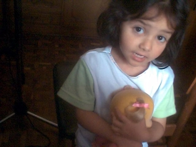 Laura y su mueca Mary